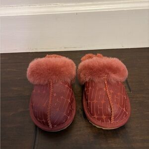 UGG Coral Fluffy Logo Slippers